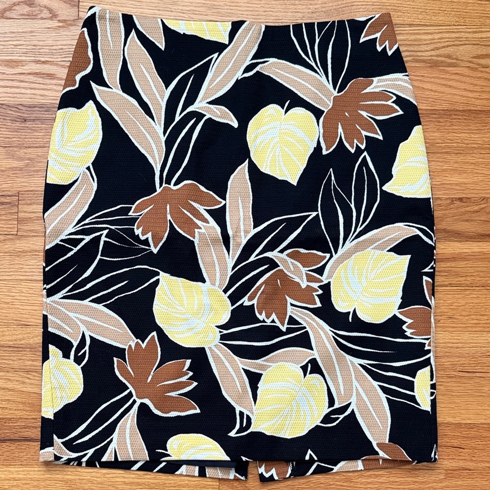 Ann Taylor Factory Floral Pencil Skirt - Black, Yellow, Brown Size 6